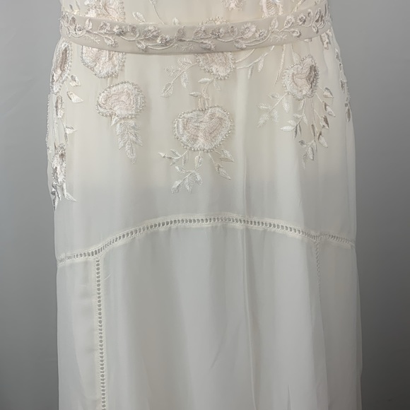 Hope & Ivy Ivory Bridal Floral Beaded & Embroidered Dress- NWT - Picture 10 of 15